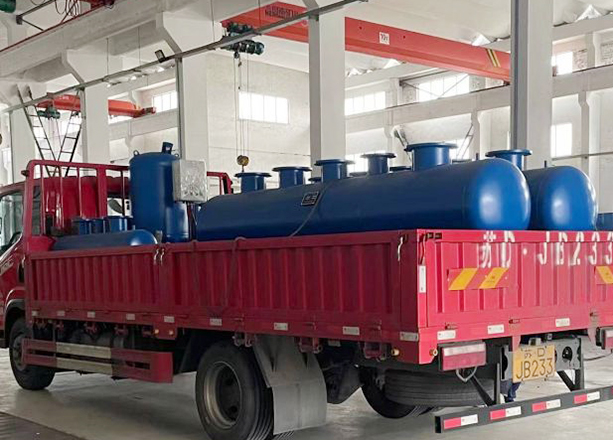 江蘇常州專(zhuān)車(chē)直達(dá)分集水器4臺(tái)，定壓補(bǔ)水機(jī)組1套
